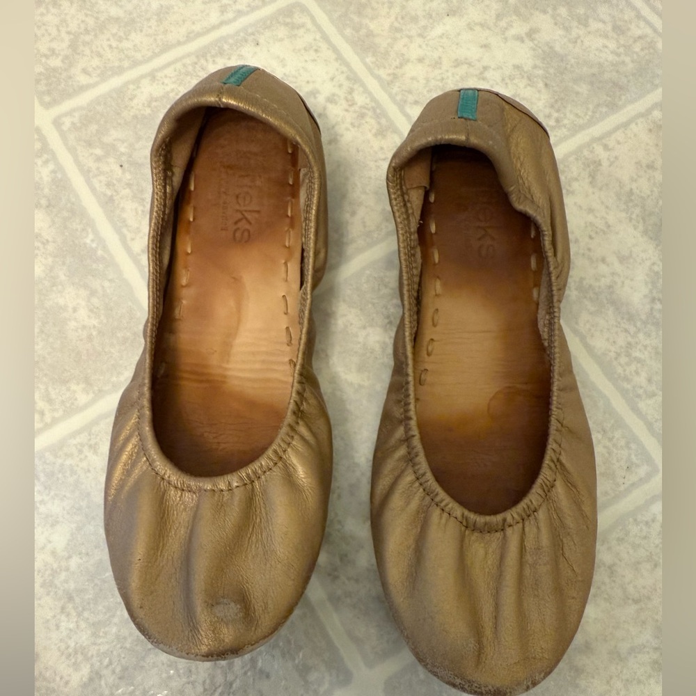 Tieks by Gavrieli Slip-on Flats in Metallic Gold Size 7 - Picture 2 of 6